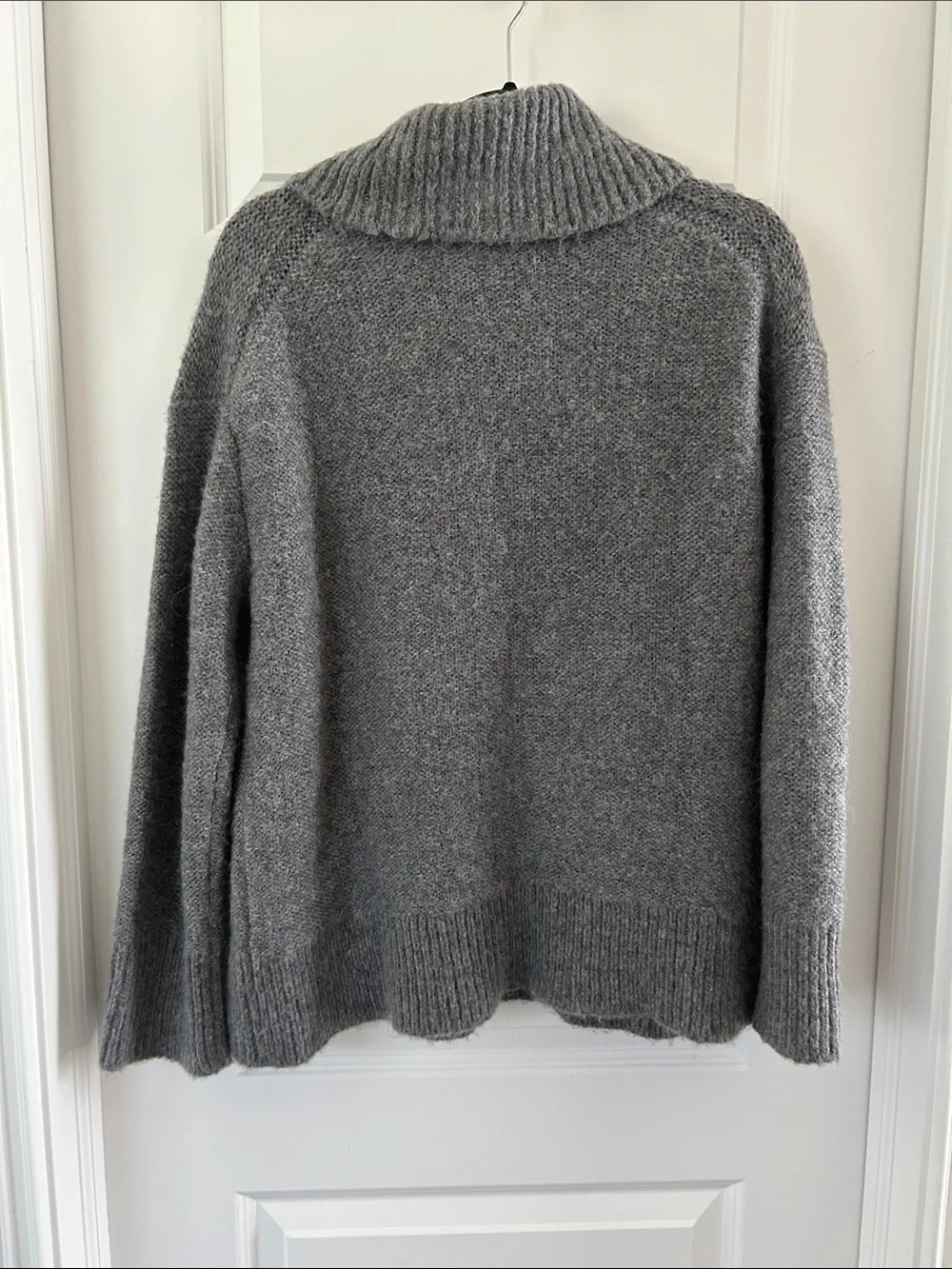 Banana Republic Gray women’s size M Cozy Cowl-Neck Sweater